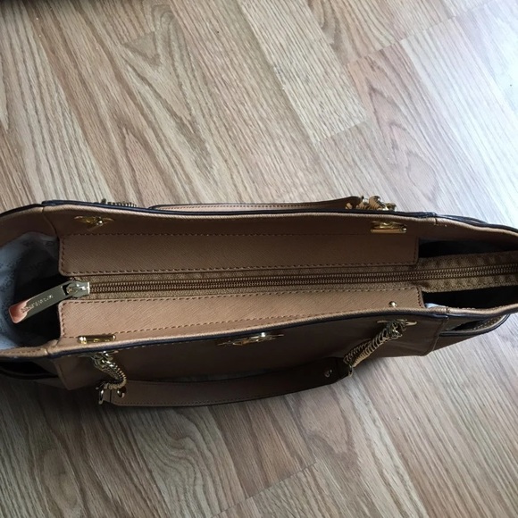 ❌ Sold ❌ Michael Kors Jet Set Chain Shoulder Tote - Picture 7 of 8